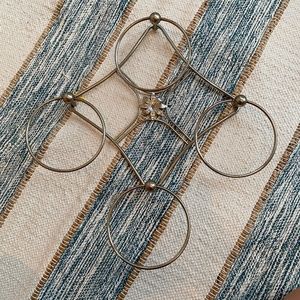 VTG I Metal 4-Ring Wall Mount Hand Towel Fixture